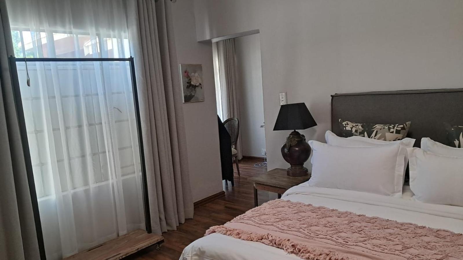 Art And Soul Restaurant, Accommodation, French Bar And Art Gallery Parys Esterno foto