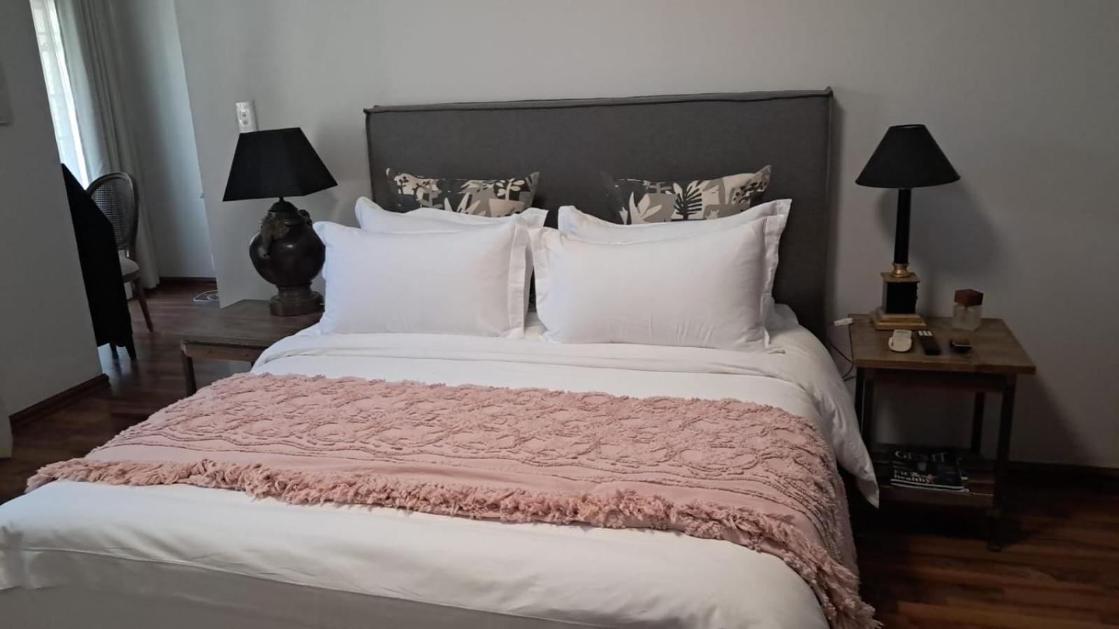 Art And Soul Restaurant, Accommodation, French Bar And Art Gallery Parys Esterno foto