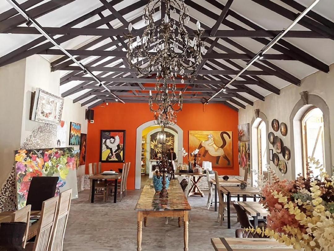 Art And Soul Restaurant, Accommodation, French Bar And Art Gallery Parys Esterno foto