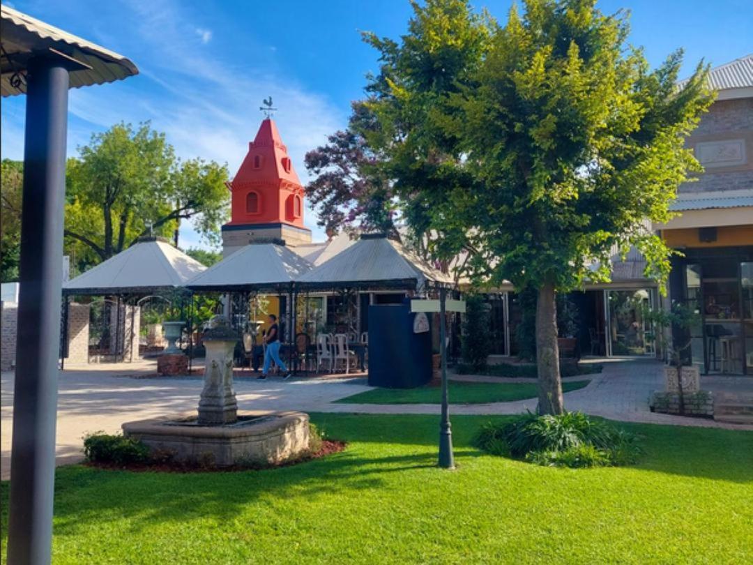 Art And Soul Restaurant, Accommodation, French Bar And Art Gallery Parys Esterno foto